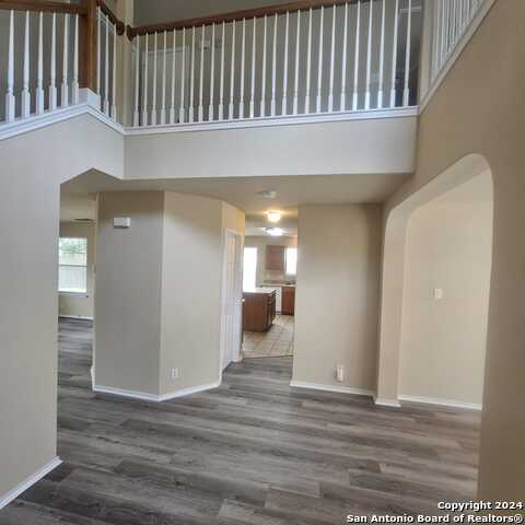 4007 Dunn Oak Dr Property Photo 2