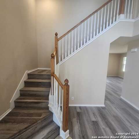 4007 Dunn Oak Dr Property Photo 4