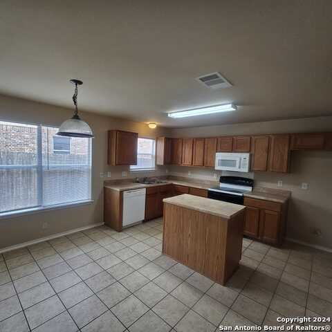 4007 Dunn Oak Dr Property Photo 7