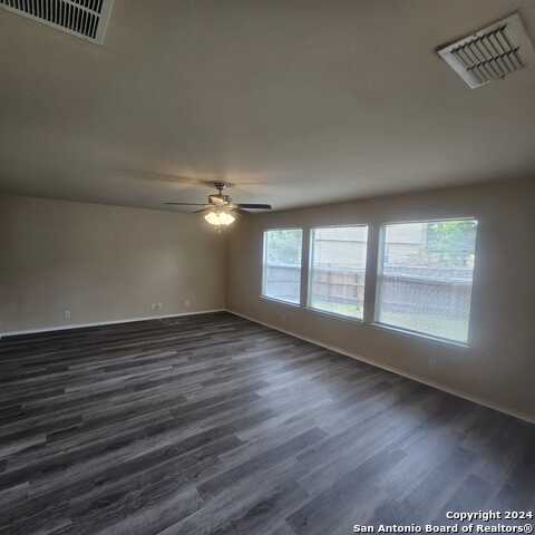 4007 Dunn Oak Dr Property Photo 9