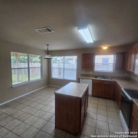 4007 Dunn Oak Dr Property Photo 12