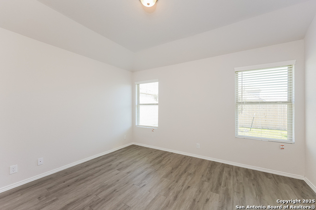 5015 Jade Crossing Property Photo 8