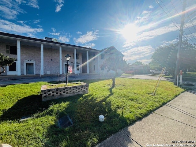 811 Jackson Keller Property Photo 2