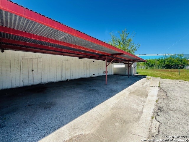 811 Jackson Keller Property Photo 19