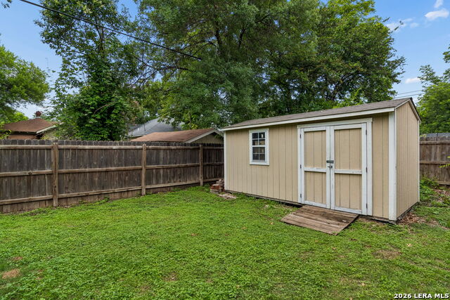 607 W Kings Hwy Property Photo 26