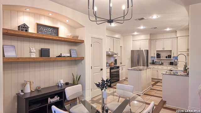615 N Trinity St Property Photo 14