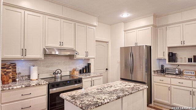 615 N Trinity St Property Photo 16