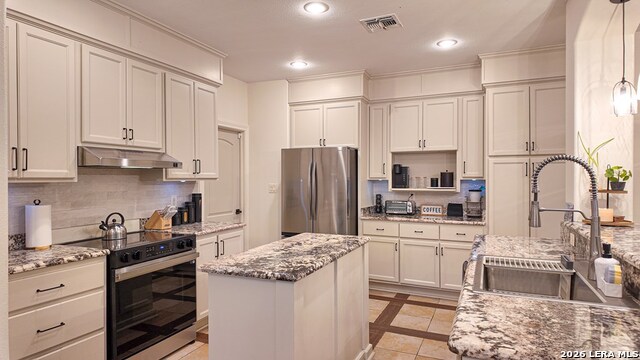 615 N Trinity St Property Photo 17