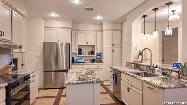 615 N Trinity St Property Photo 18