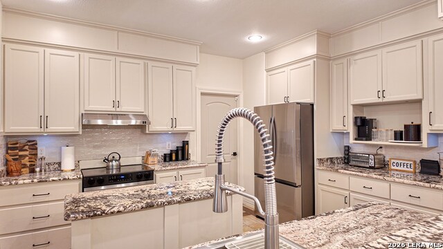 615 N Trinity St Property Photo 22
