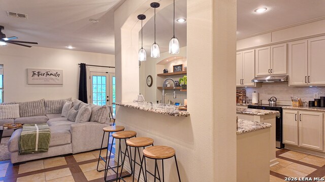 615 N Trinity St Property Photo 23