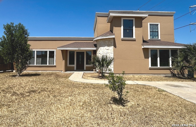 2101 PERSHING CIR Property Photo 1
