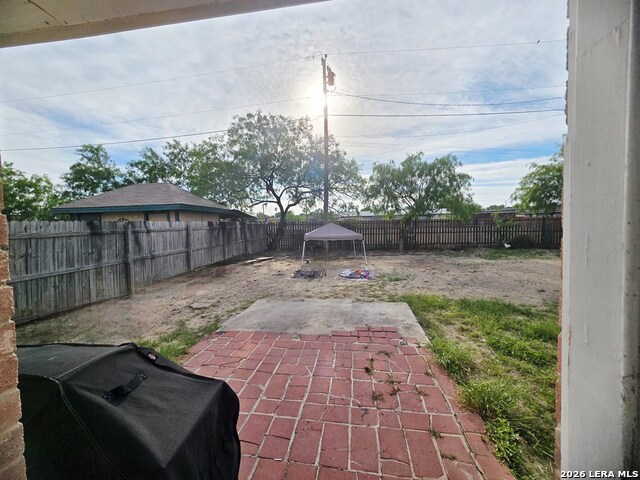 1045 Lazar Property Photo 3