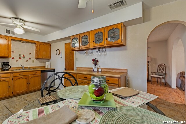 1801 Royal Ridge Dr. Property Photo 10