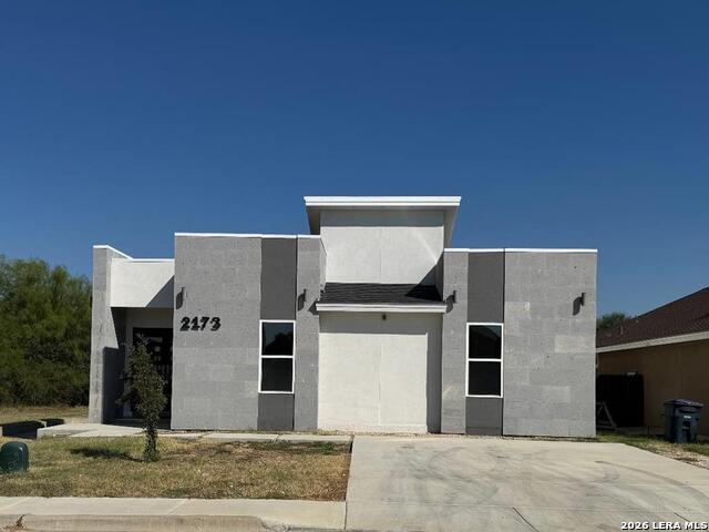 2173 Fox Borough Dr Property Photo 2
