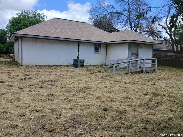 802 County Line Rd Property Photo 2