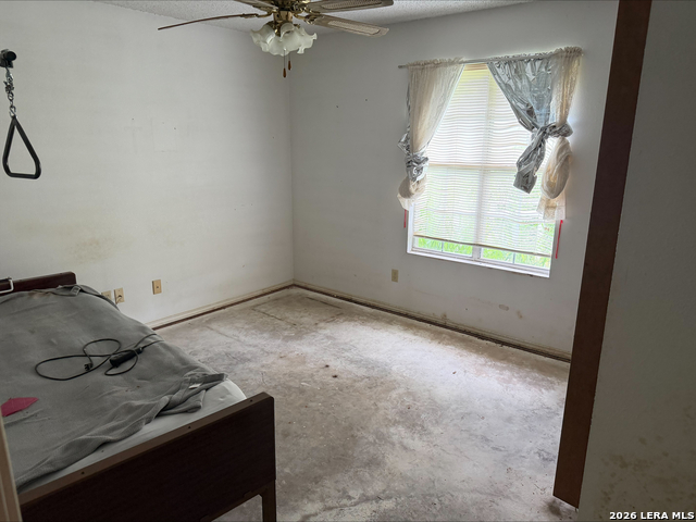 802 County Line Rd Property Photo 10