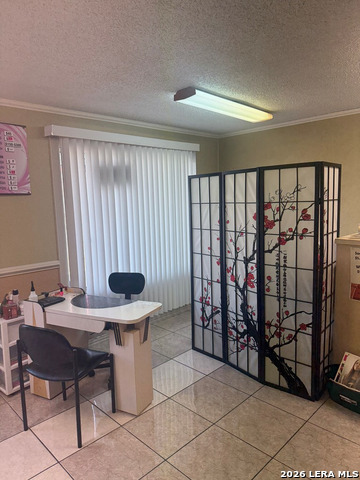 1990109 Property Photo 4
