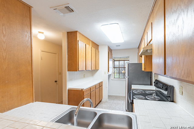 11815 Vance Jackson Property Photo 2