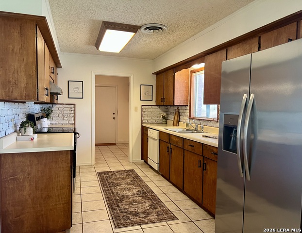 902 Oakridge Dr Property Photo 6