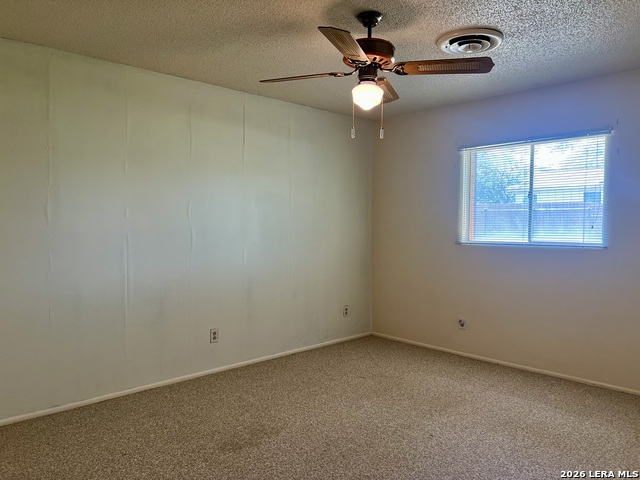 902 Oakridge Dr Property Photo 27