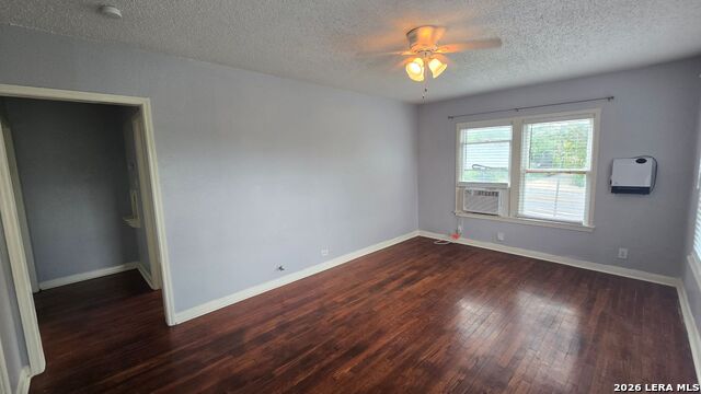 504 Elmhurst Ave Property Photo 3