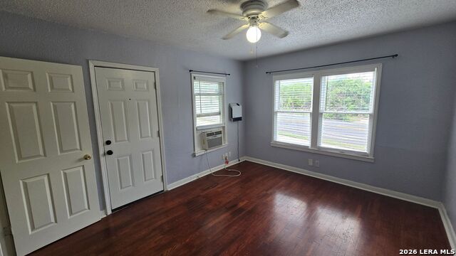 504 Elmhurst Ave Property Photo 9