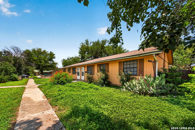 208 Bexar Dr Property Photo 4