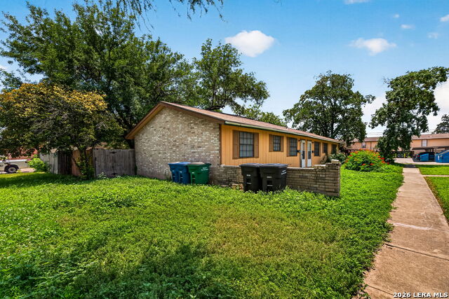 208 Bexar Dr Property Photo 5