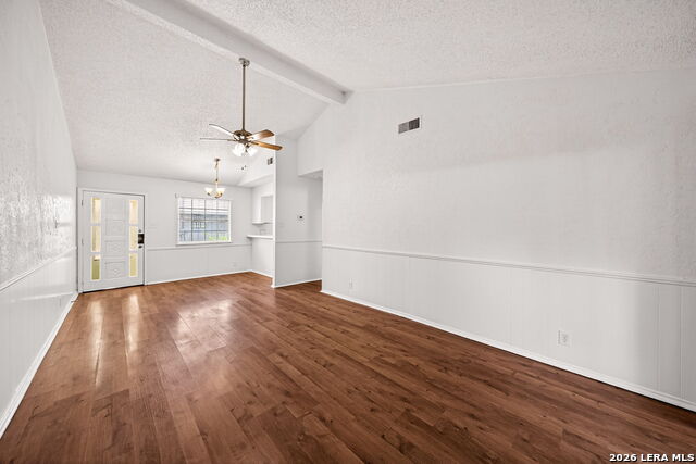 208 Bexar Dr Property Photo 8