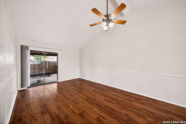 208 Bexar Dr Property Photo 10