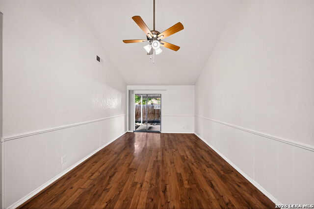 208 Bexar Dr Property Photo 11