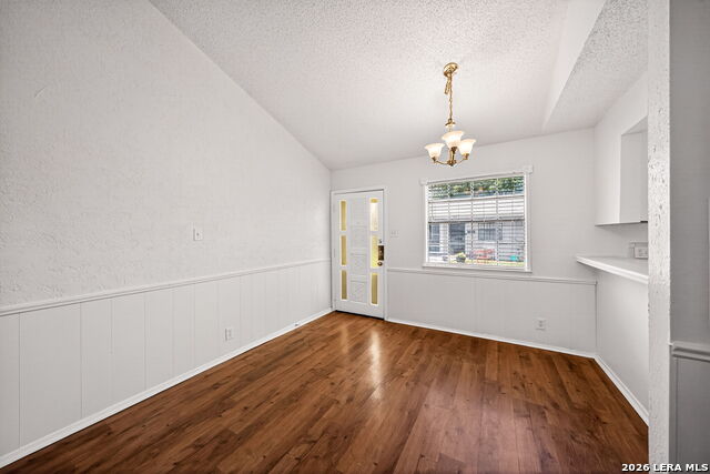 208 Bexar Dr Property Photo 16