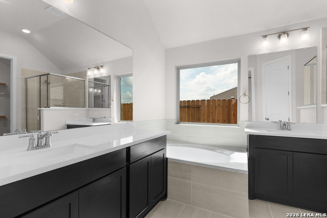 1676 Seekat Drive Property Photo 11
