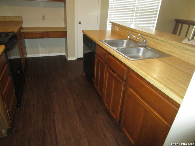 8550 Pendragon St Property Photo 6