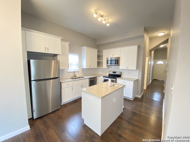 228 Lotus Ave Property Photo 8
