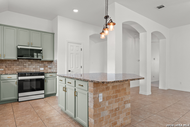 2747 Trinity Glade Property Photo 10