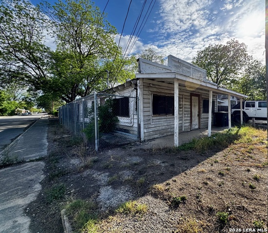 300 Queretaro St Property Photo 2