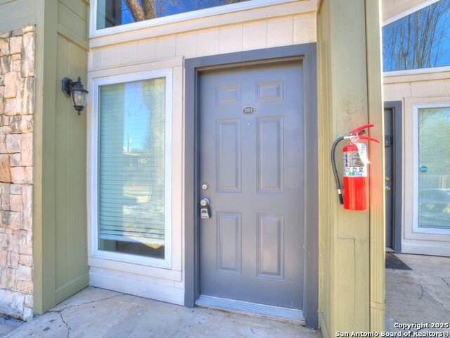100 Lorenz Rd Property Photo 2