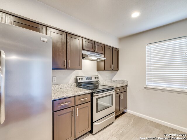 100 Lorenz Rd Property Photo 6