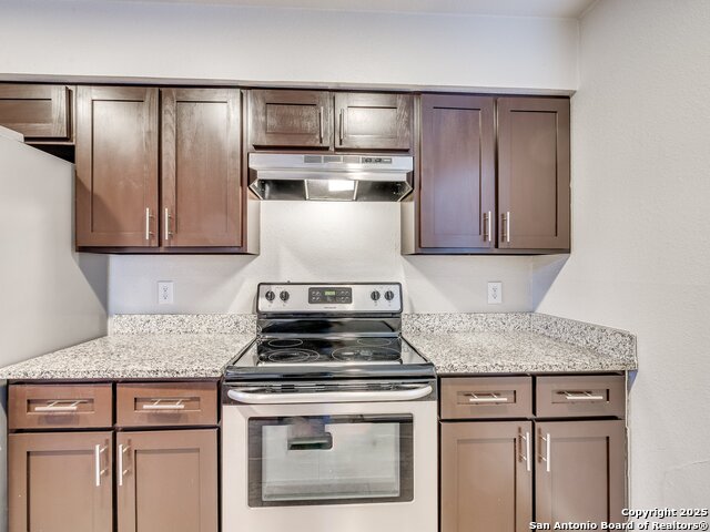 100 Lorenz Rd Property Photo 7