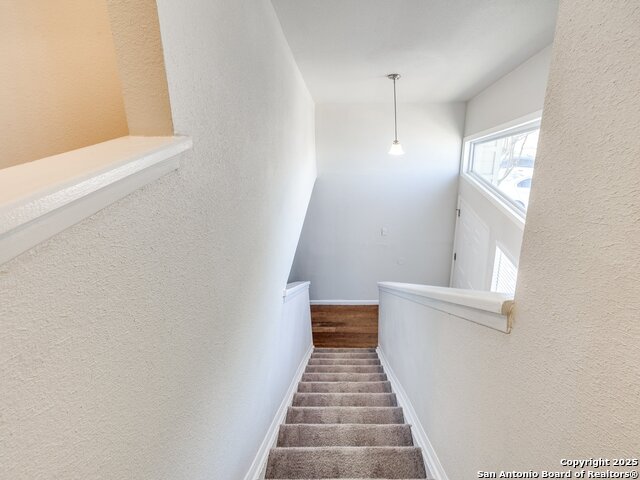 100 Lorenz Rd Property Photo 12
