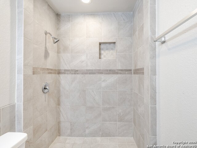 100 Lorenz Rd Property Photo 15
