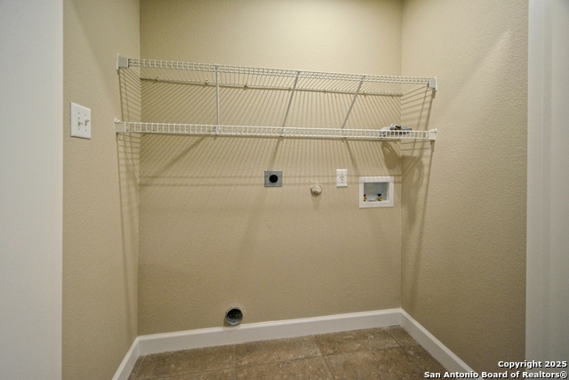 2119 Hidden Mdw Property Photo 16