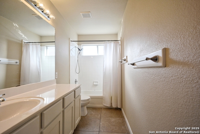 2119 Hidden Mdw Property Photo 17