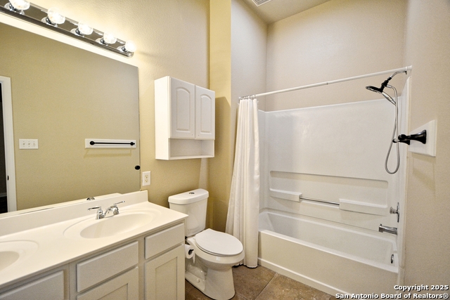 2119 Hidden Mdw Property Photo 37