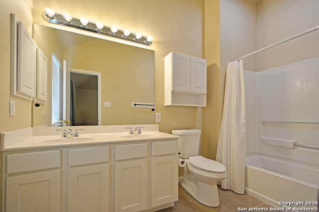 2119 Hidden Mdw Property Photo 38