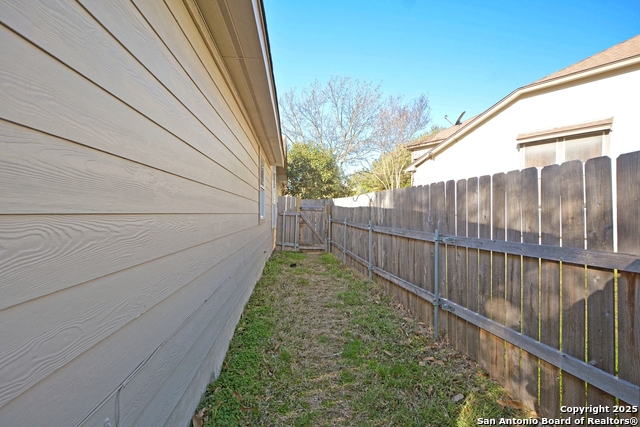 2119 Hidden Mdw Property Photo 41