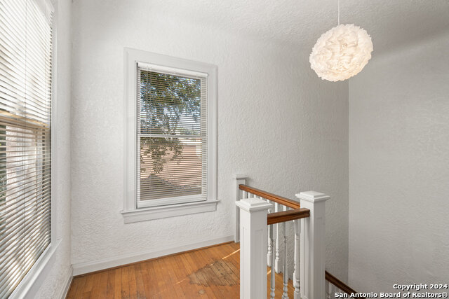 331 W Elsmere Pl Property Photo 4