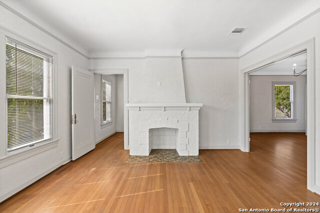 331 W Elsmere Pl Property Photo 11